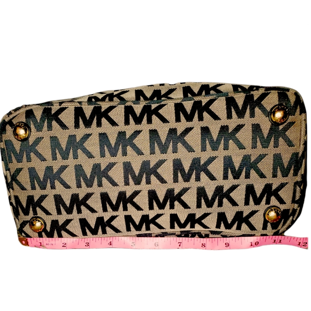 MK Purse! - Picture 2 of 9
